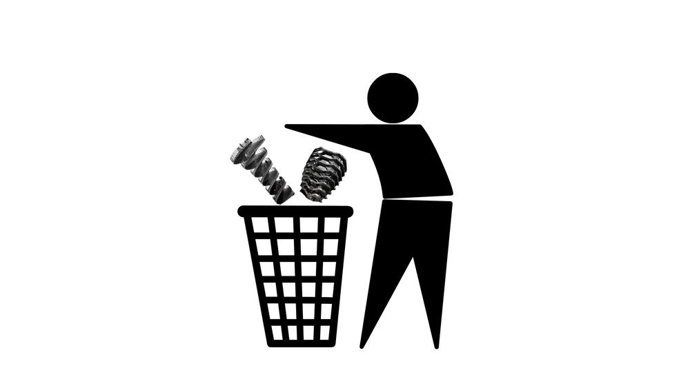 Collage. Trash bin icon of a man throwing trash, The marsk tower and The vessel is thrown in the trash.